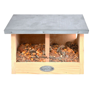 Söötmismaja oravatele - Kahekordne maja oravate toitmiseks